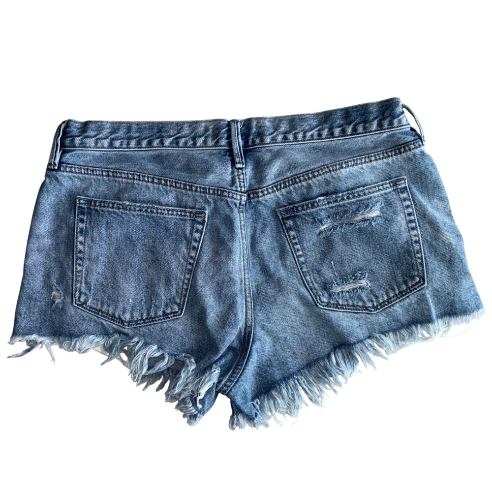Free People Distressed Button Fly Denim Cutoff Shorts Blue Coastal Boho Size 31 - Picture 3 of 7